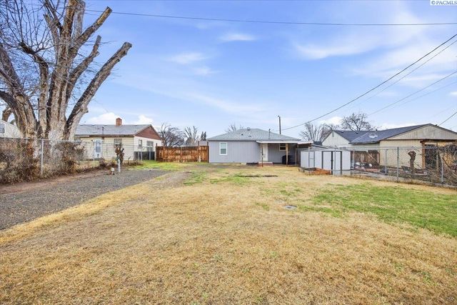 1909 W 3rd Ave, Kennewick, WA 99336