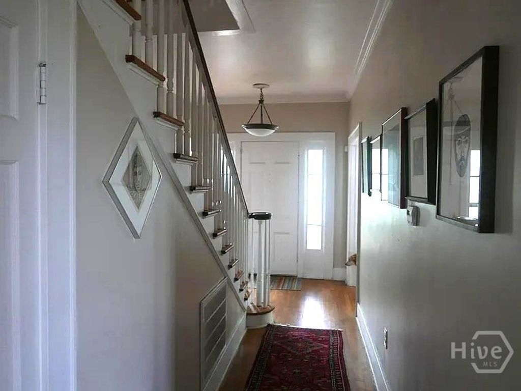 Image 11 of property listing at 18 E 45th Street, Savannah, GA 31405