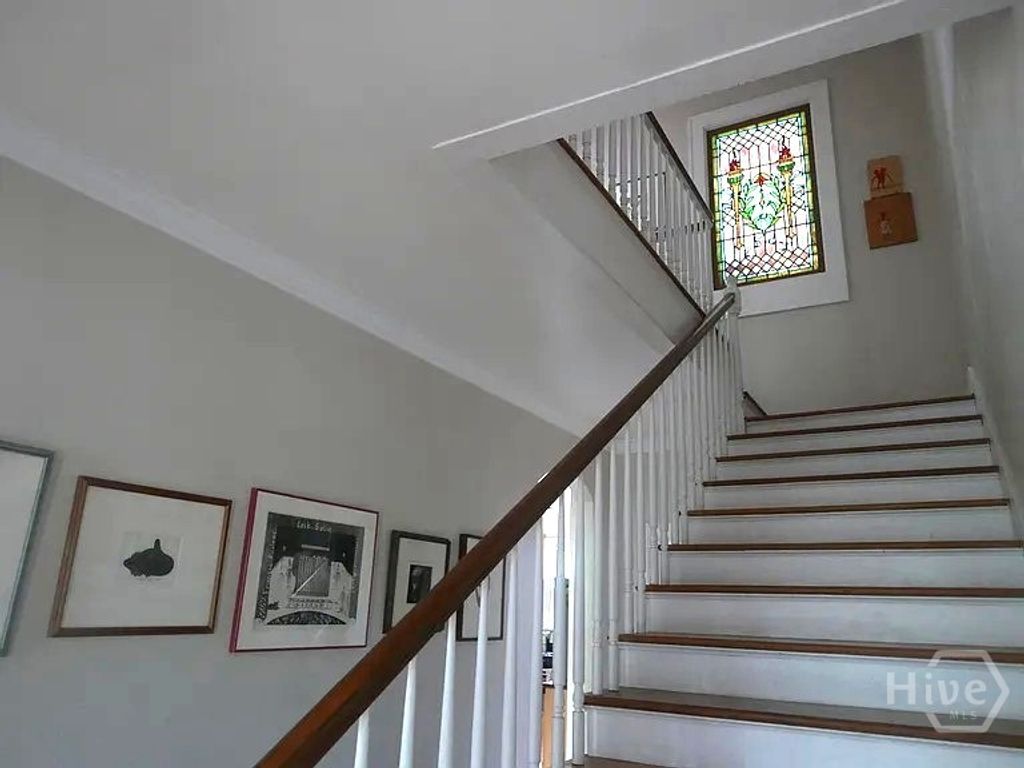 Image 12 of property listing at 18 E 45th Street, Savannah, GA 31405
