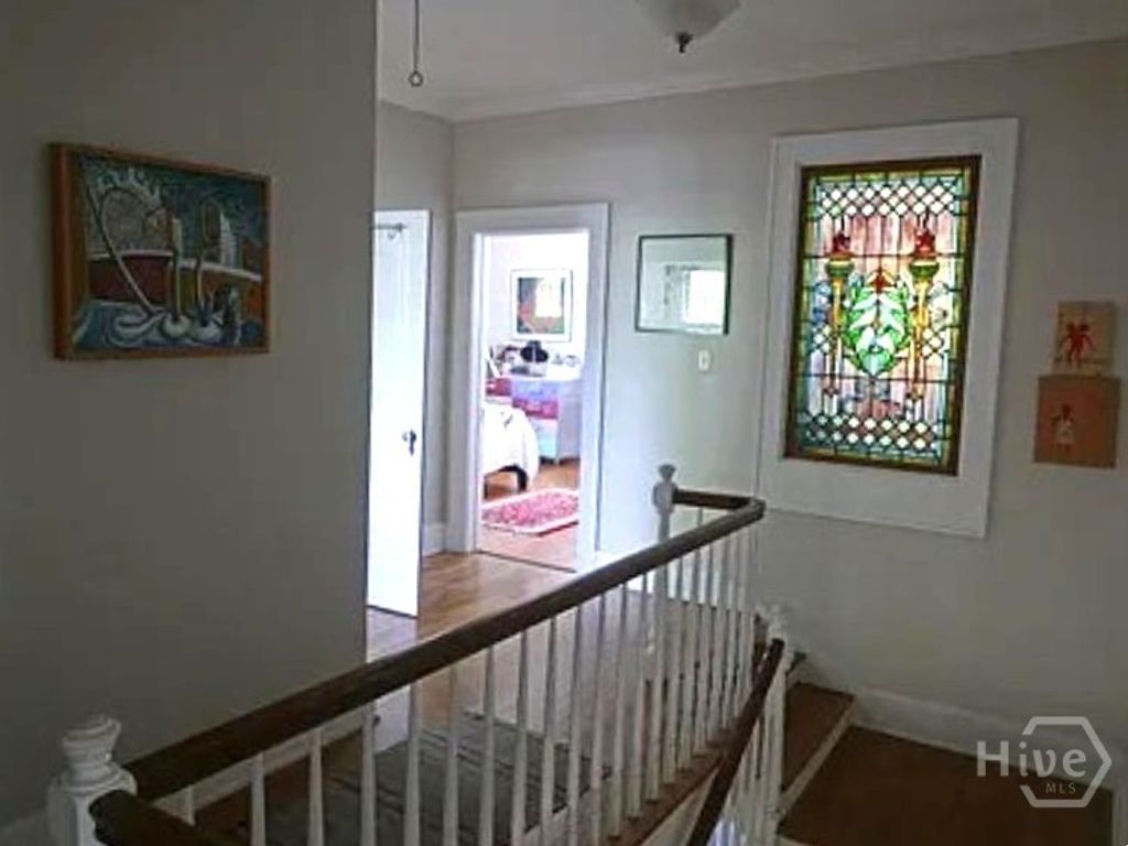 Image 13 of property listing at 18 E 45th Street, Savannah, GA 31405
