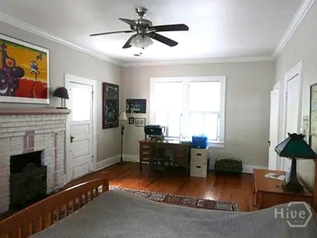 Image 16 of property listing at 18 E 45th Street, Savannah, GA 31405