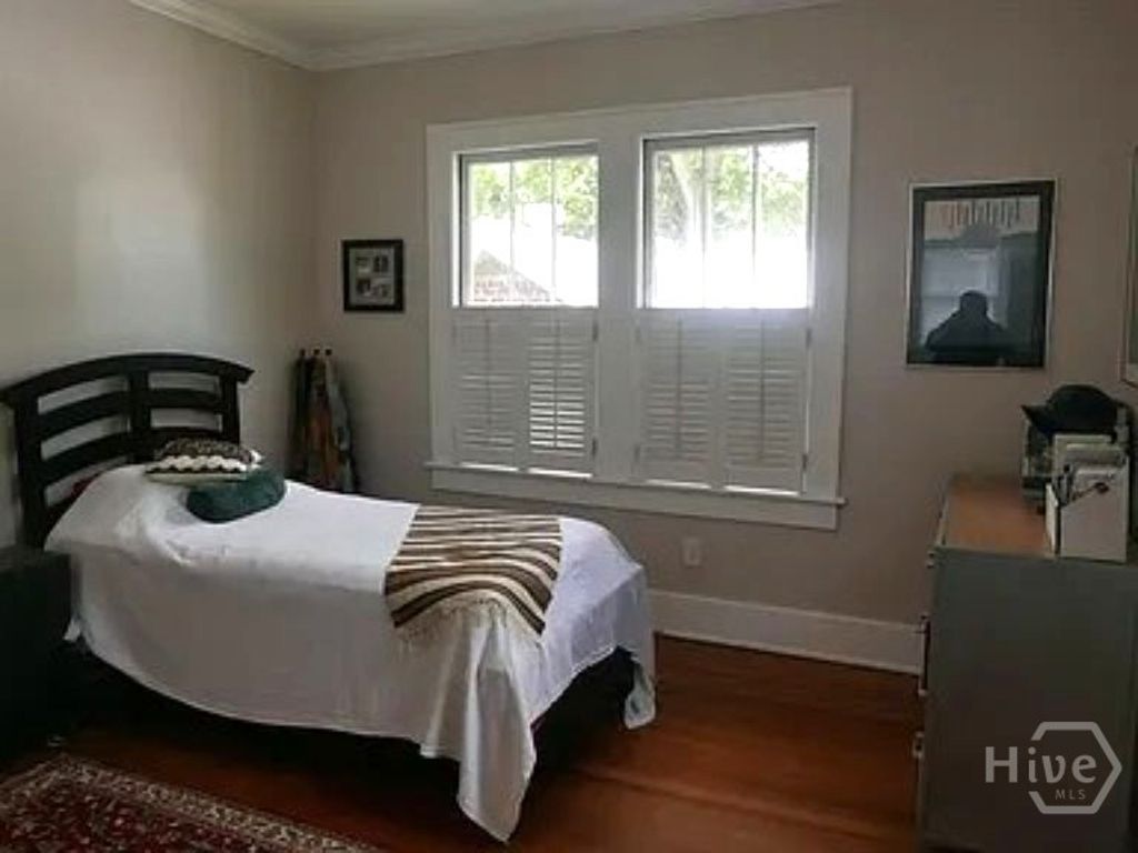 Image 17 of property listing at 18 E 45th Street, Savannah, GA 31405