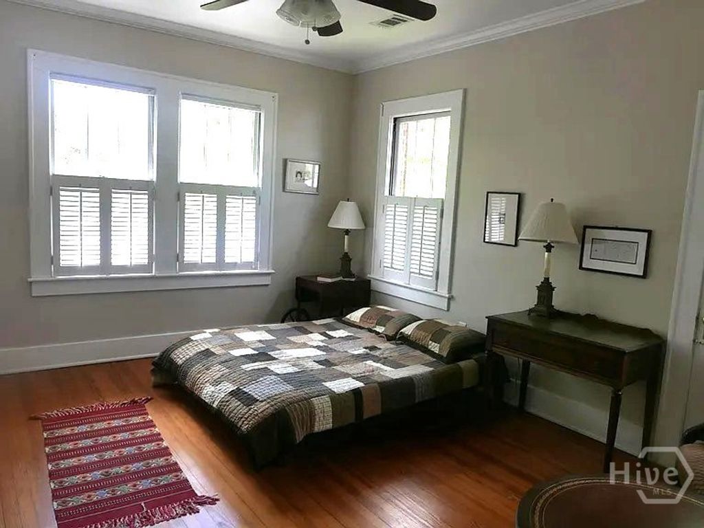 Image 19 of property listing at 18 E 45th Street, Savannah, GA 31405