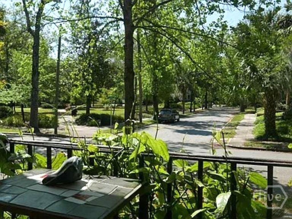 Image 2 of property listing at 18 E 45th Street, Savannah, GA 31405