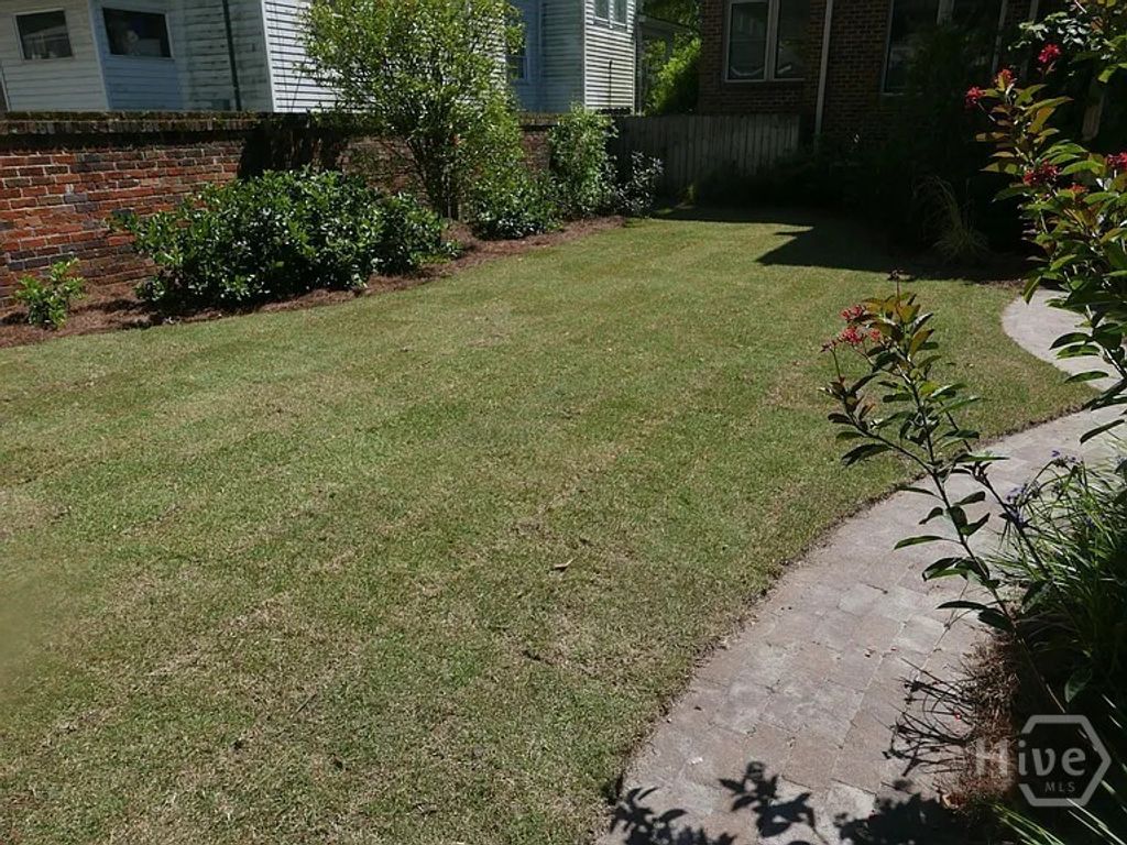 Image 24 of property listing at 18 E 45th Street, Savannah, GA 31405