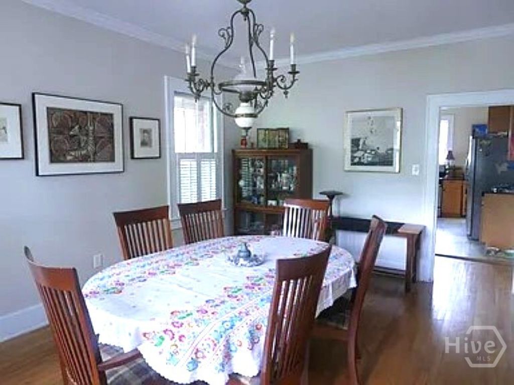 Image 5 of property listing at 18 E 45th Street, Savannah, GA 31405