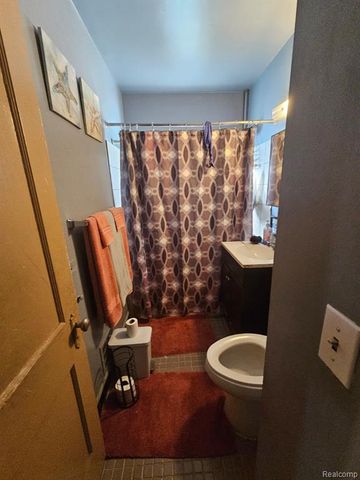 7451 Grandville Avenue, Detroit, MI 48228