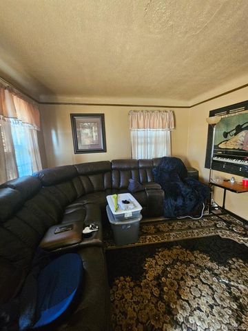 7451 Grandville Avenue, Detroit, MI 48228