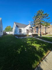 7451 Grandville Avenue, Detroit, MI 48228