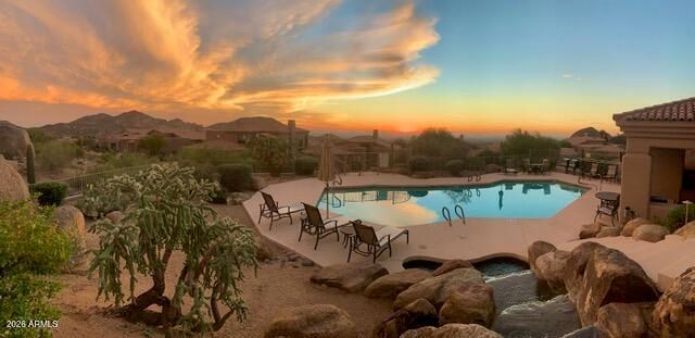 24350 N WHISPERING RIDGE Way 10, Scottsdale, AZ 85255