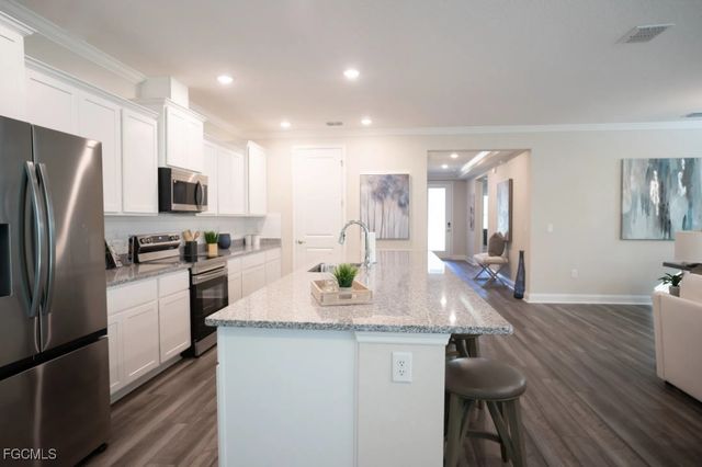 4725 24th AVE SE, Naples, FL 34117