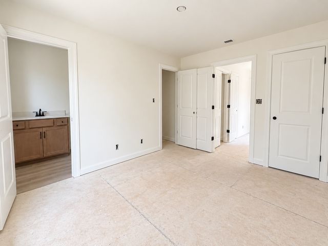 194 Oak St, Clarksville, TN 37042