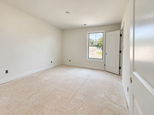 194 Oak St, Clarksville, TN 37042