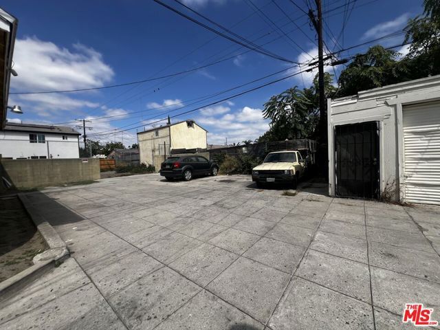 639 W 80th Street, Los Angeles, CA 90044