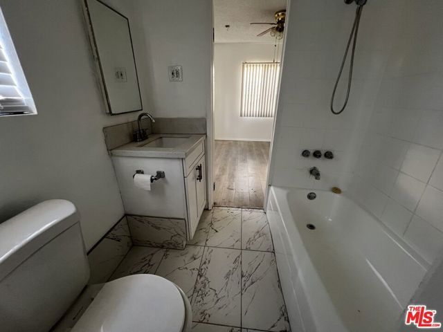 639 W 80th Street, Los Angeles, CA 90044