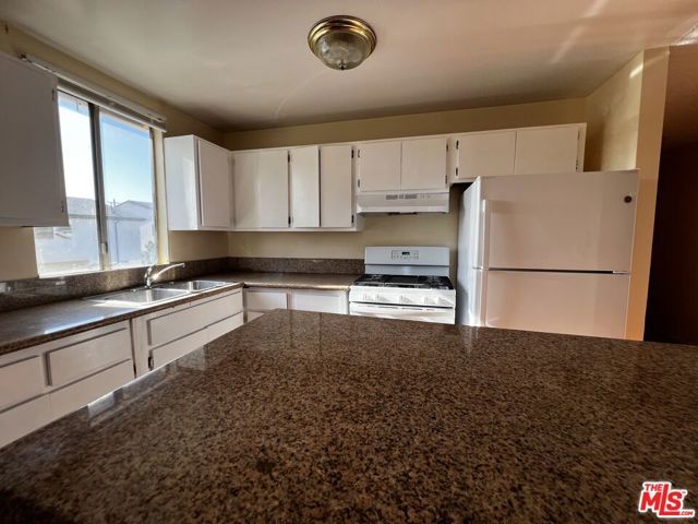 639 W 80th Street, Los Angeles, CA 90044