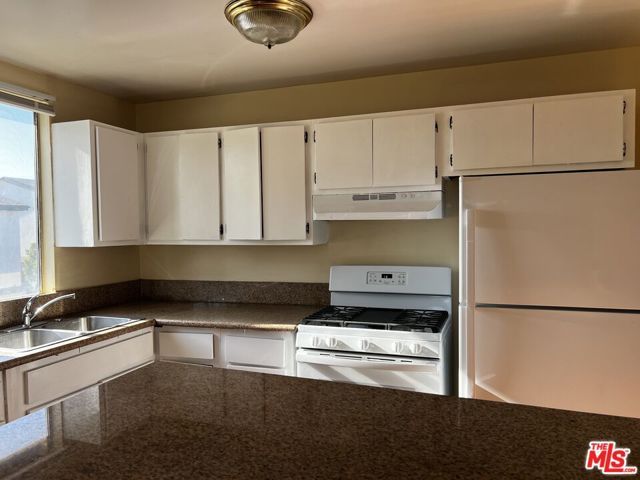 639 W 80th Street, Los Angeles, CA 90044