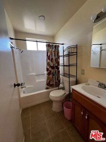 639 W 80th Street, Los Angeles, CA 90044