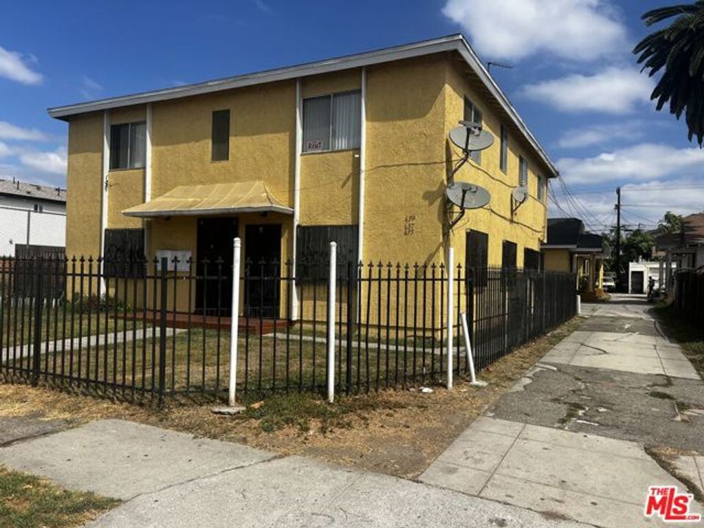 639 W 80th Street, Los Angeles, CA 90044