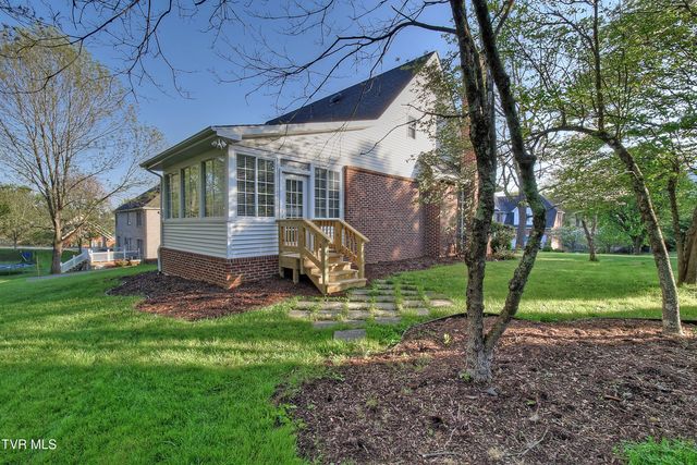 2 Wayland Court, Johnson City, TN 37604