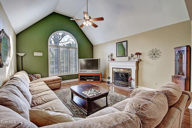 2 Wayland Court, Johnson City, TN 37604