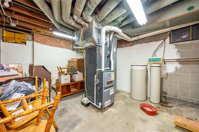 3909 68th Street, Urbandale, IA 50322