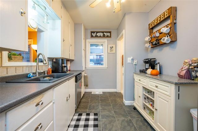 3909 68th Street, Urbandale, IA 50322