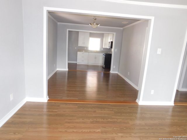 417 E HUFF AVE, San Antonio, TX 78214