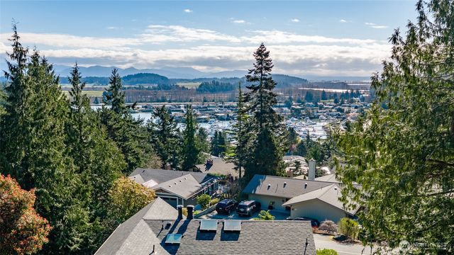 425 Yakima Place, La Conner, WA 98257