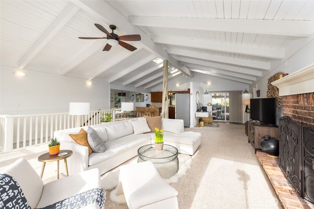 425 Yakima Place, La Conner, WA 98257