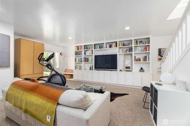 425 Yakima Place, La Conner, WA 98257