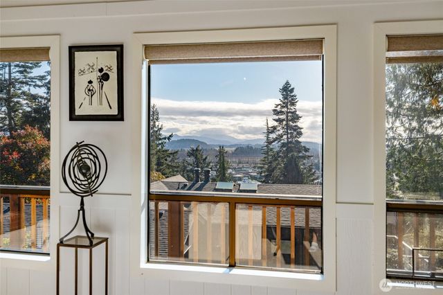 425 Yakima Place, La Conner, WA 98257