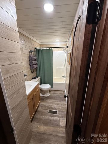 71 Ledford Ridge Lane, Bakersville, NC 28705