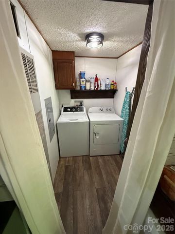 71 Ledford Ridge Lane, Bakersville, NC 28705