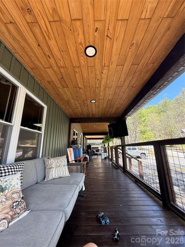 71 Ledford Ridge Lane, Bakersville, NC 28705