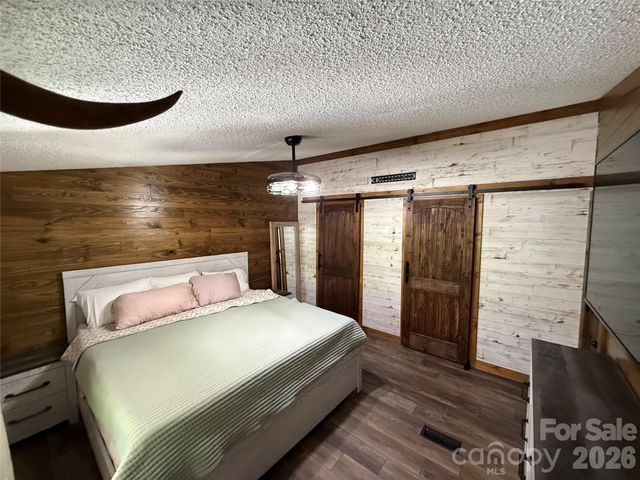 71 Ledford Ridge Lane, Bakersville, NC 28705