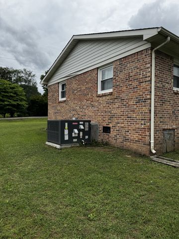 502 Circle Hill Dr, Mcminnville, TN 37110