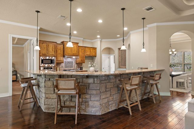 165 Silverado DR, Georgetown, TX 78633