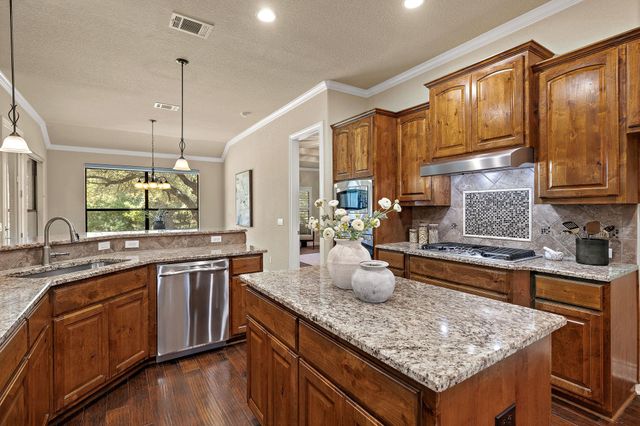165 Silverado DR, Georgetown, TX 78633
