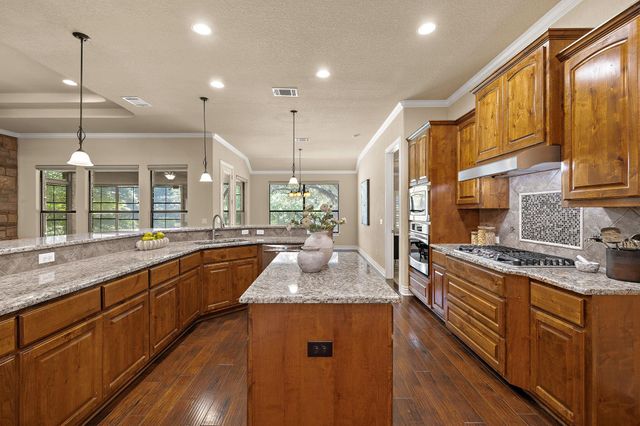 165 Silverado DR, Georgetown, TX 78633