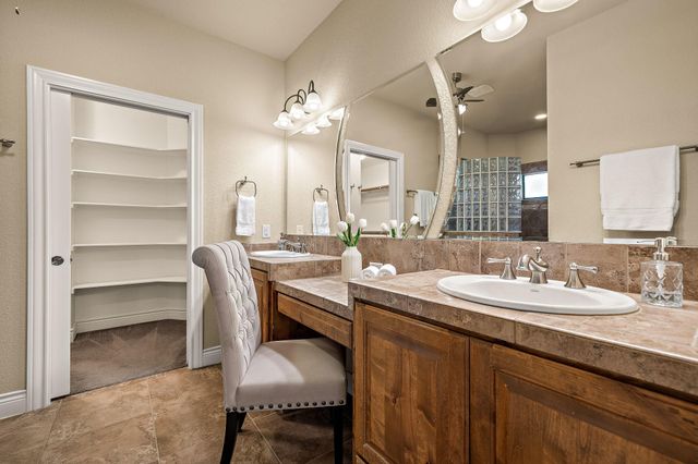 165 Silverado DR, Georgetown, TX 78633