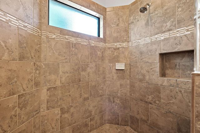 165 Silverado DR, Georgetown, TX 78633