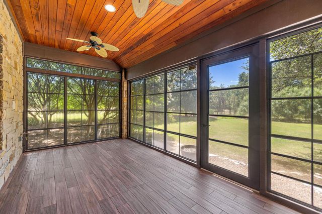 165 Silverado DR, Georgetown, TX 78633