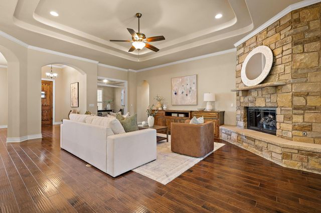 165 Silverado DR, Georgetown, TX 78633
