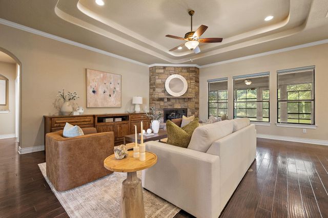 165 Silverado DR, Georgetown, TX 78633