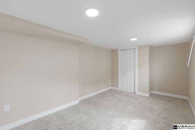 6924 Wirt Street, Omaha, NE 68104