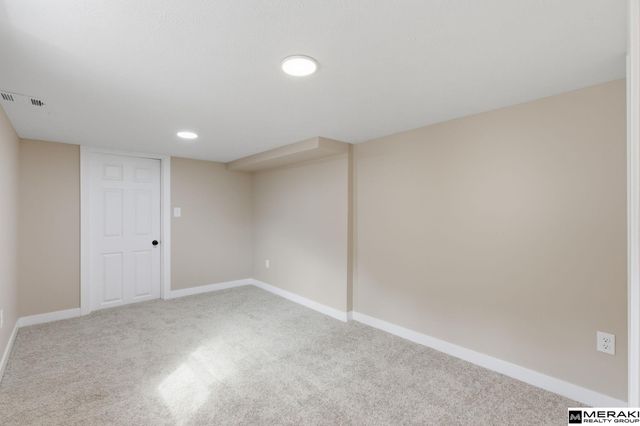 6924 Wirt Street, Omaha, NE 68104