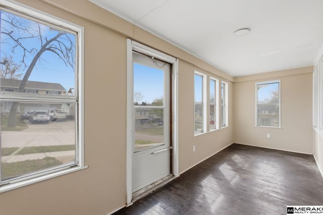 6924 Wirt Street, Omaha, NE 68104