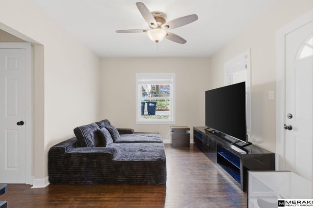 6924 Wirt Street, Omaha, NE 68104