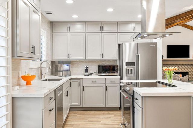 70070 Frank Sinatra Drive 14, Rancho Mirage, CA 92270